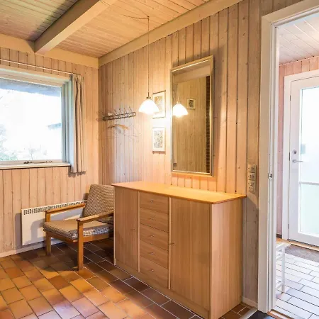 6 Person In Henne Henne Strand